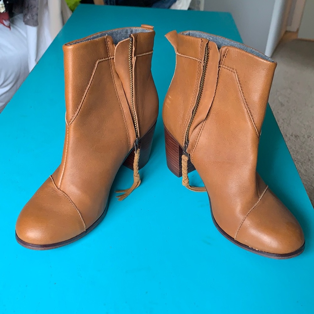 TOMS BOOTIES